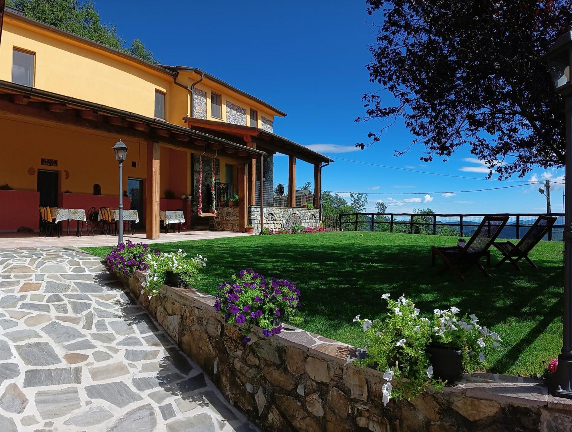 Terra Del Bosco Agriturismo Sesta Godano Bagian luar foto